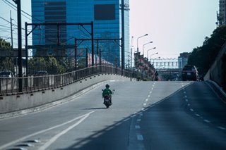 PANOORIN: Kalbaryo ng delivery riders sa gitna ng pandemya