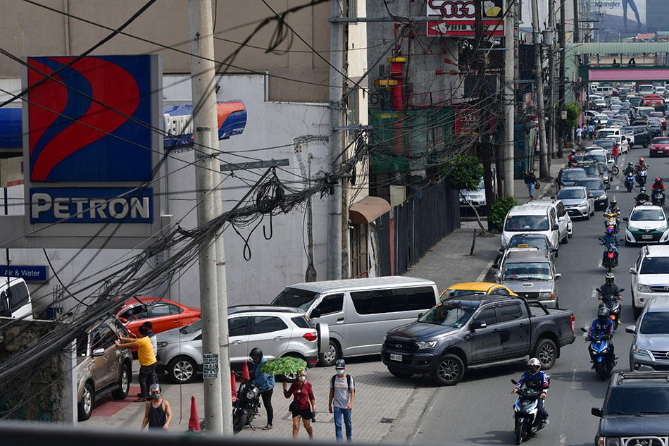 Petron apologizes for traffic jams caused by fuel discount promo 1