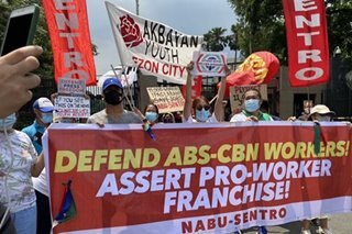 ABS-CBN celebs, supporters kinalampag ang Kamara bago ang franchise vote