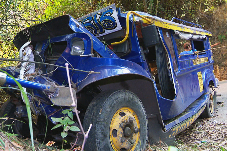 2 Patay 28 Sugatan Sa Pagtaob Ng Jeep Sa Antipolo Abs Cbn News 7711