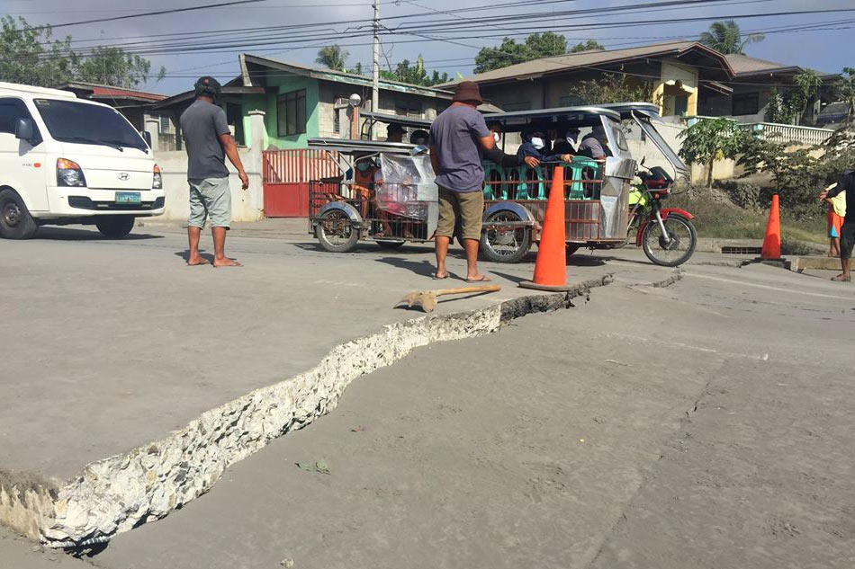 Phivolcs: Fissuring, cracked roads in Batangas signs of rising magma 1