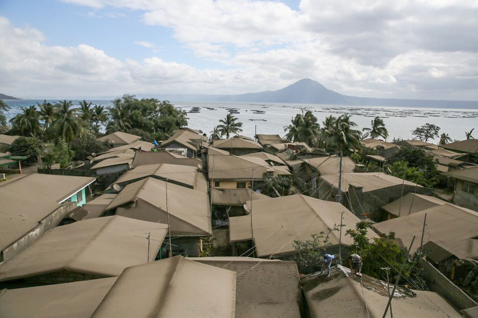 Several Batangas Towns On Lockdown Amid Ashfall From Taal Abs Cbn News 7408