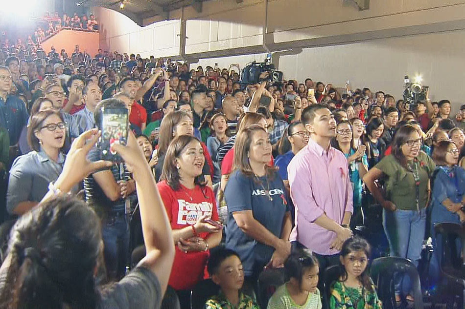 WATCH: ABS-CBN employees sing ‘Family is Forever’ at prayer movement for franchise renewal 1