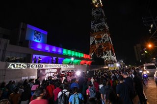 Panalangin para sa franchise renewal, idinaos sa ABS-CBN Compound