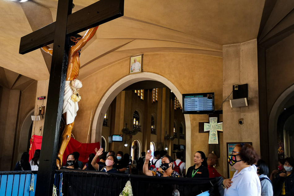 LOOK: Fewer people attend Baclaran novena amid COVID-19 scare 7