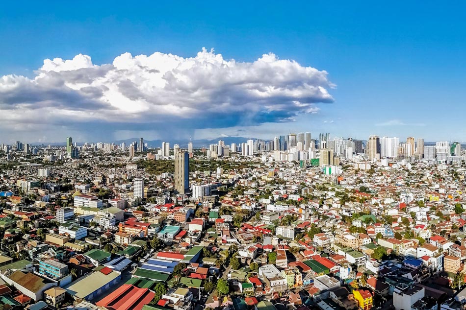 LOOK: Luzon lockdown brings clear skies to Metro Manila 11