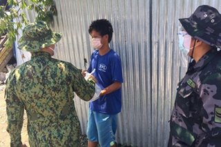 Relief goods hatid ng Makati police sa mga pamilyang walang hanapbuhay