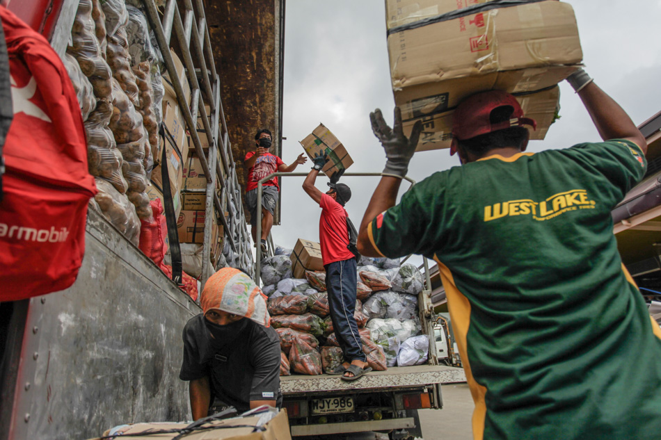 From truck drivers to farmers, vegetable industry in northern Luzon hits roadblock 21