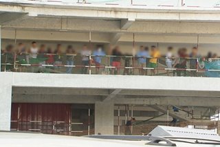 Nasa 600 construction worker na naipit sa lockdown sa Parañaque nananawagan ng tulong