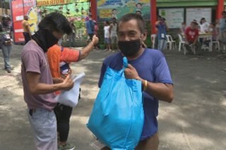 'Pantawid ng Pag-ibig': Tricycle drivers sa Caloocan hinatiran ng relief packs