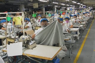 Ilang pabrika gumagawa ng mga PPE para matulungan ang mga manggagawa