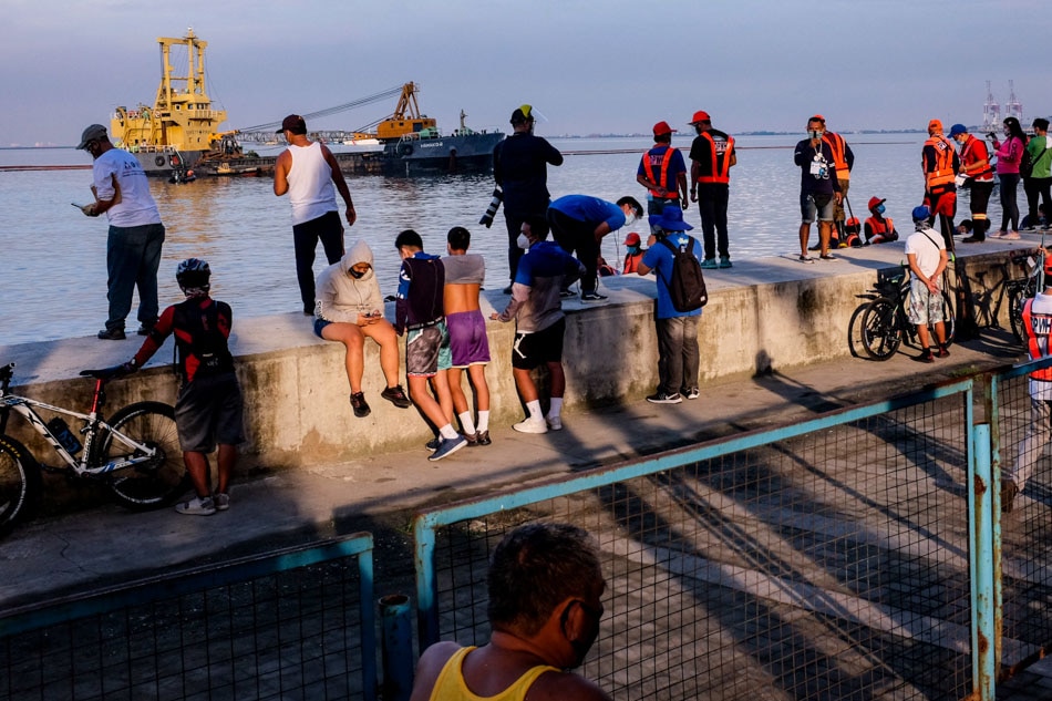 LOOK: Manila Bay’s white sand baywalk temporarily opens to the public 7