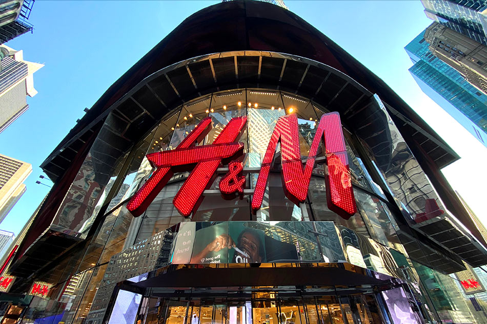 H&amp;M to close stores as COVID-19 pushes shoppers online 1