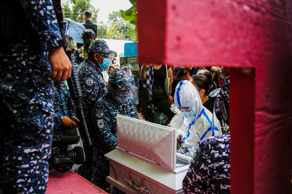 Final Goodbye: Reina Mae Nasino attends Baby River&#39;s funeral amid tight security 9