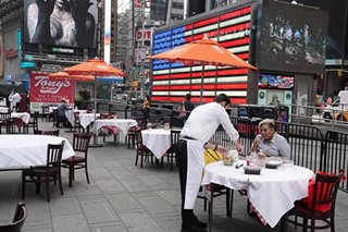 US COVID-19 deaths could hit half million by February as surge continues