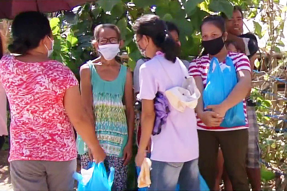 500 pamilya ng Isla San Miguel sa Albay hinatiran ng tulong 1