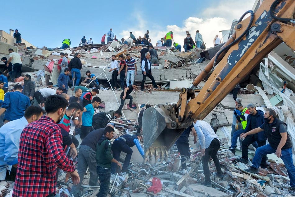 Devastation, as strong quake shakes Turkey and Greece