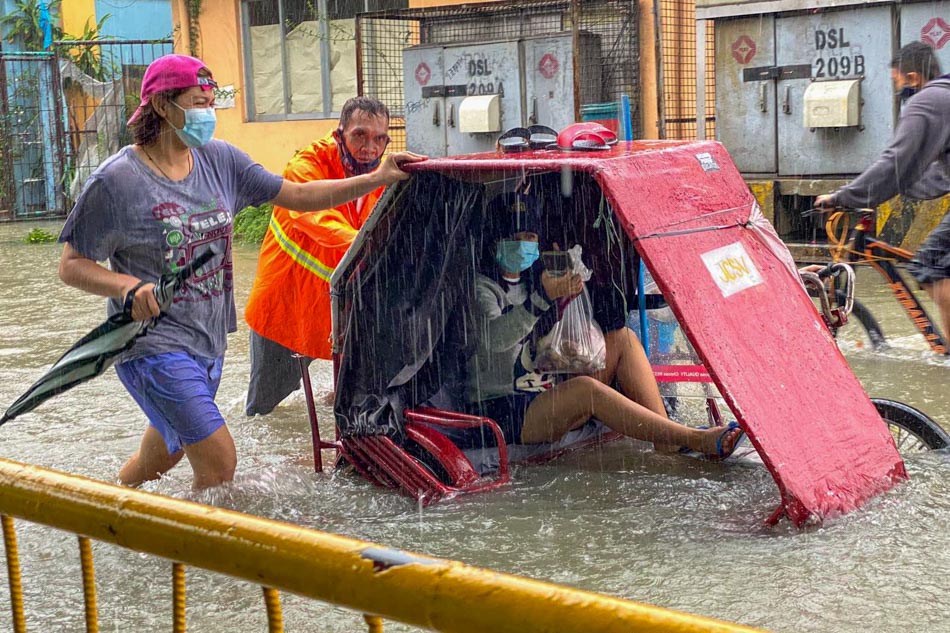 SLIDESHOW: Philippines feels fury of Ulysses 16