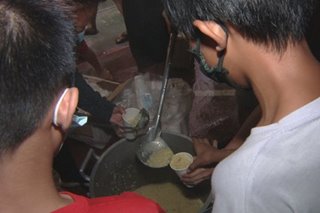 Hot meals, hatid sa mga nasalanta ng 'Ulysses' sa ilang lungsod sa Metro Manila