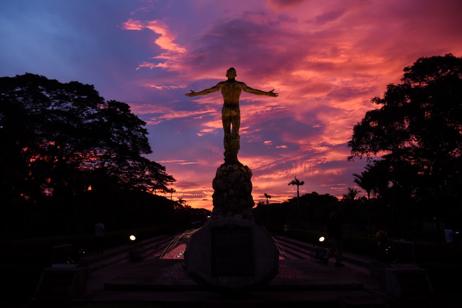 Look Skies Turn Pink Over Metro Manila Parts Of Luzon Abs Cbn News