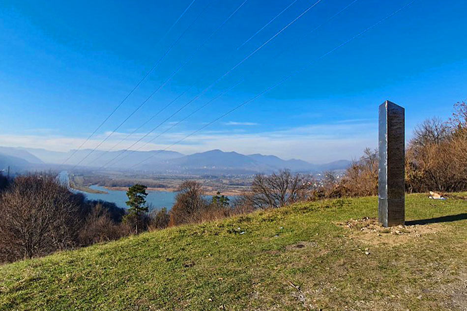 Mystery monolith vanishes in Romania - alien action or local prank? 1