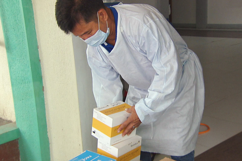 Ilang ospital sa Bulacan, Nueva Ecija binigyan ng PPE, test kits 1