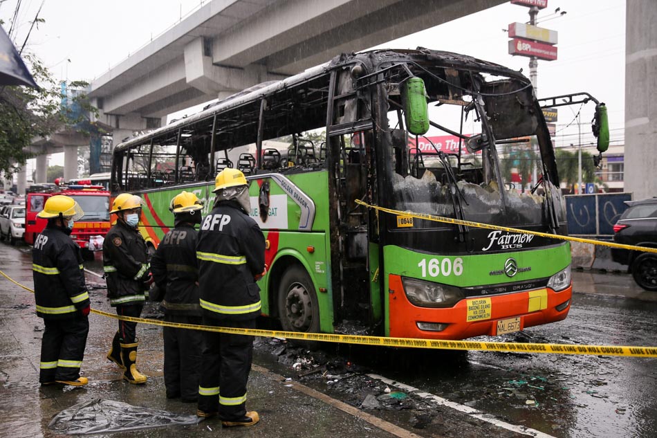 Bus fire in Commonwealth QC kills two | ABS-CBN News