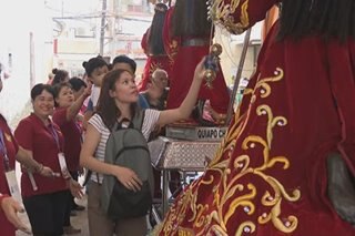 PANOORIN: 'Pahalik' sa Poong Nazareno sa Quiapo Church pinilahan