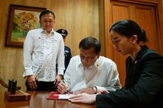Duterte signs law on pay hike for gov't workers