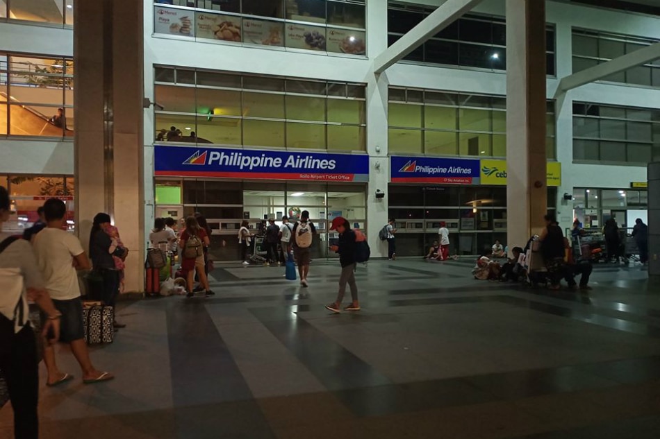 Passengers stranded in prov&#39;l airports as NAIA shuts down due to Taal ash 1