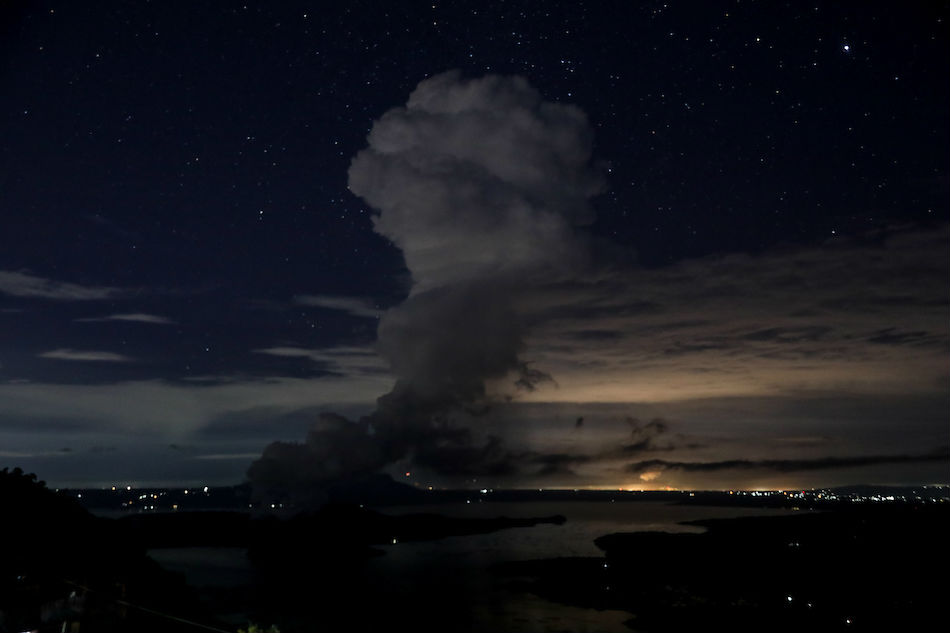 &#39;Magma rising&#39;: Phivolcs says Taal Volcano steaming, big eruption still a possibility 1