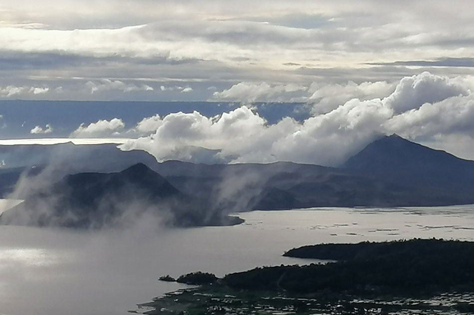 Phivolcs: Taal Volcano belches more steam, sulfur dioxide ...