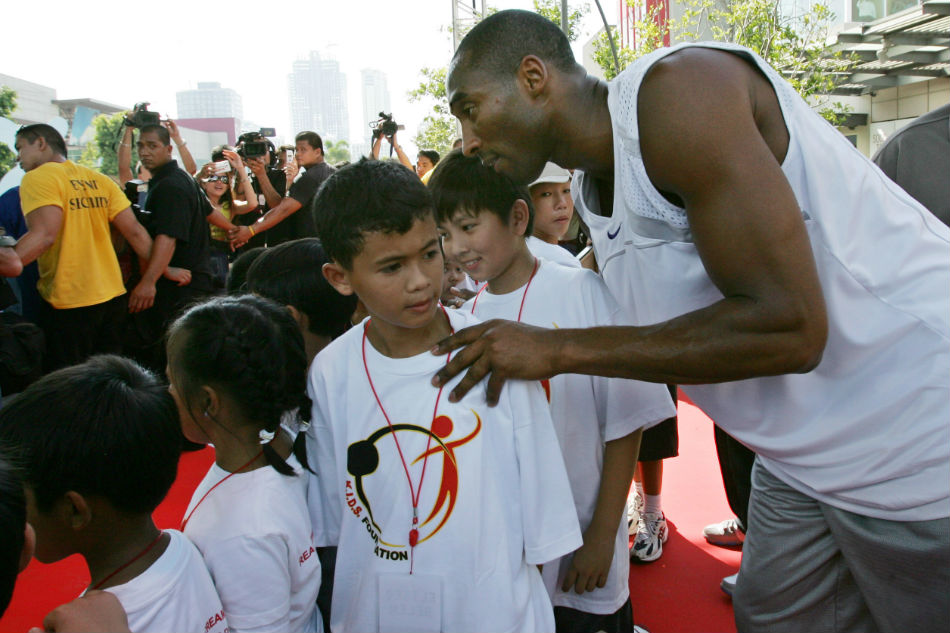 LOOK: Kobe Bryant showed Philippines love, and Filipinos loved him back 3