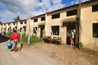 Ilang Taal evacuees hiling na maibigay sa kanila ang tinutuluyang housing