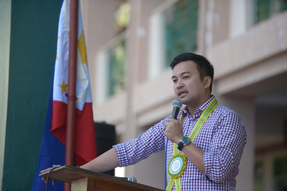 Velasco denies Cayetano &#39;coup&#39; claims, says to uphold term-sharing pact 1
