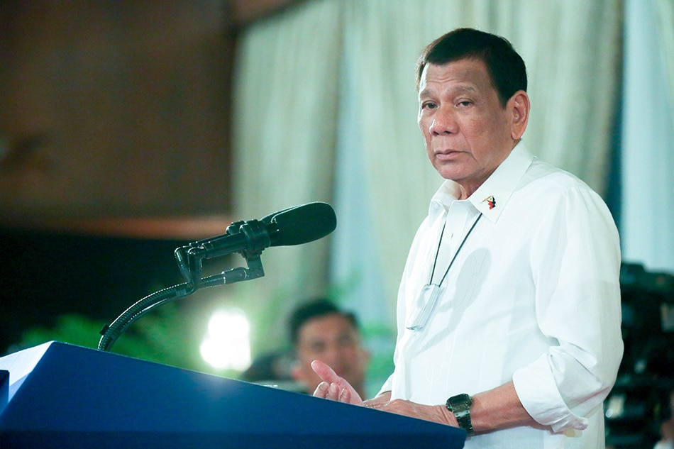 &#39;No touch&#39;: PSG bars close contact with Duterte due to virus fears 1