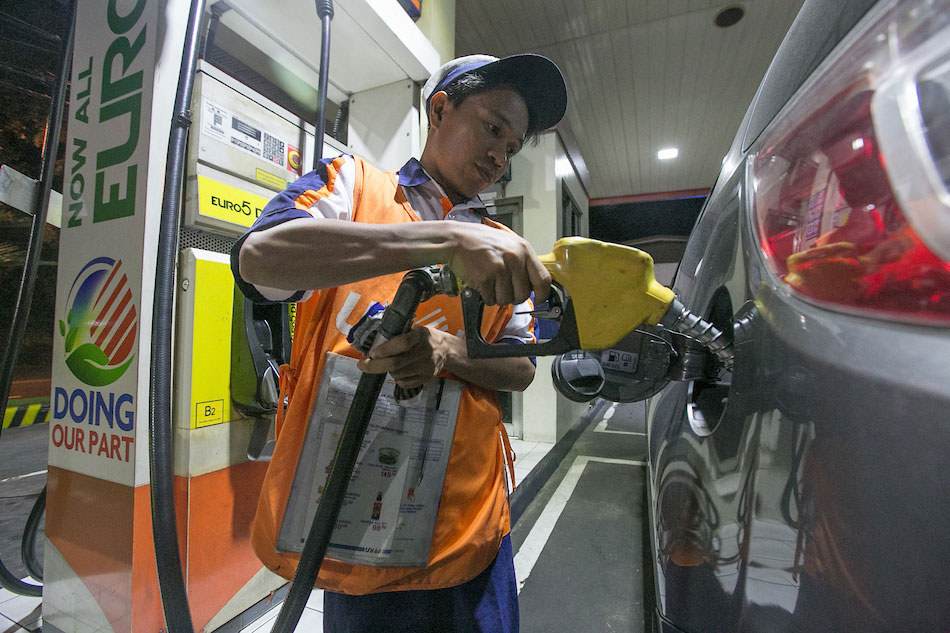 Gasoline stations, funeral parlors to remain open during Luzon lockdown 1