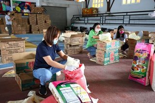 La Union town mayor nagbigay ng P2 milyong ipon pandagdag-ayuda