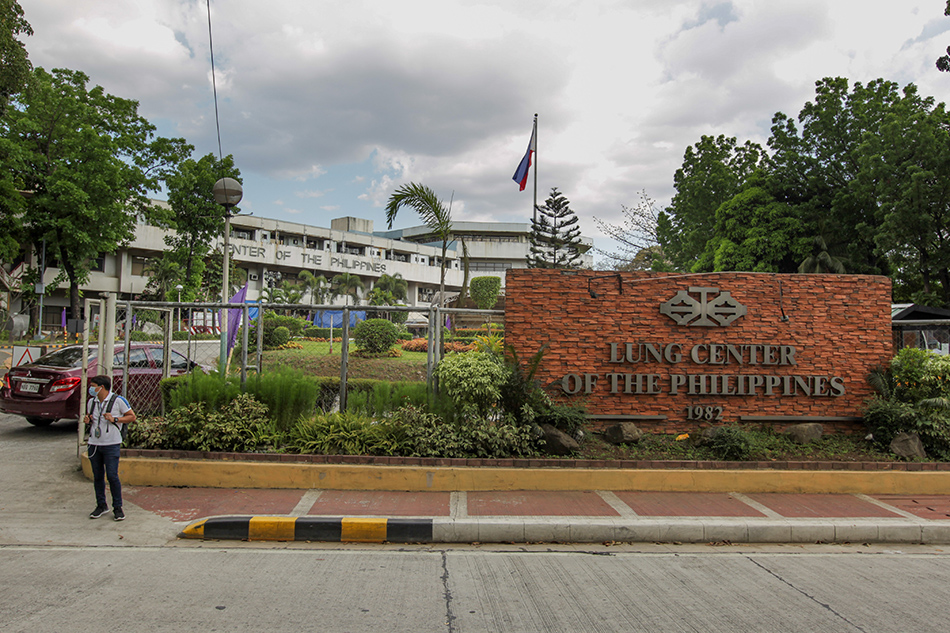 Lung Center starts plasma therapy for COVID-19 patients | ABS-CBN News