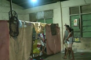 Pamilya nakatira sa abandonadong gusali sa Occidental Mindoro sa gitna ng lockdown