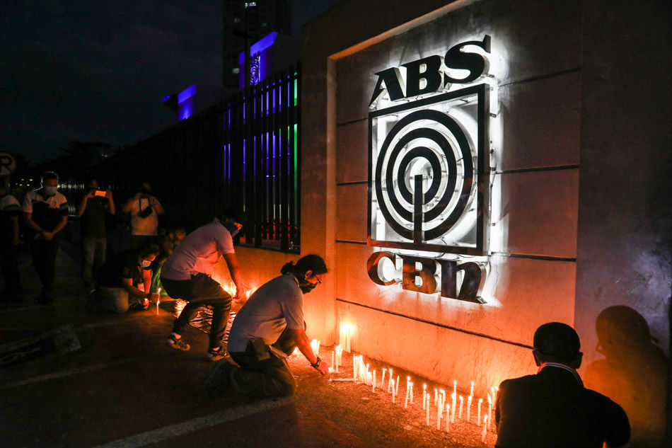 Duterte asks Congress: Why not just pass ABS-CBN franchise? 1