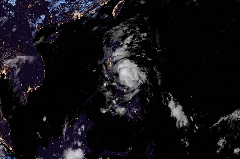 Typhoon Ambo to slam into Bondoc Peninsula; Signal No. 2 raised in Metro Manila 2