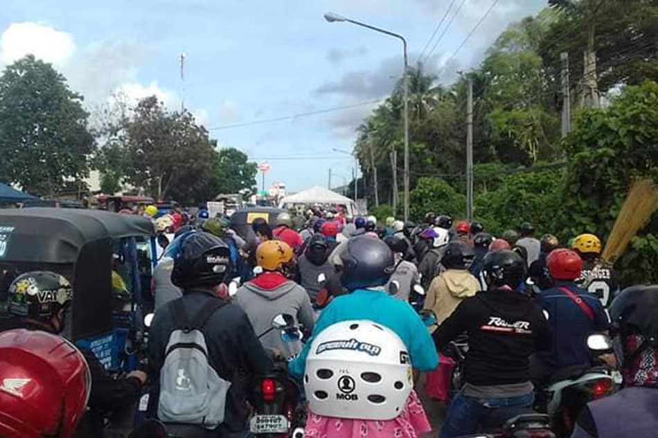 Zamboanga City mayor concerned over increased crowd, traffic on first ...