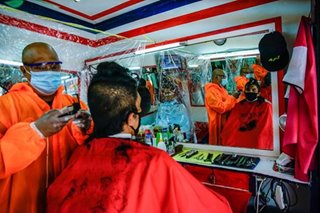 ‘Nagbebenta ng gulay’: Mga pagupitan kani-kaniyang paraan para mairaos ang quarantine