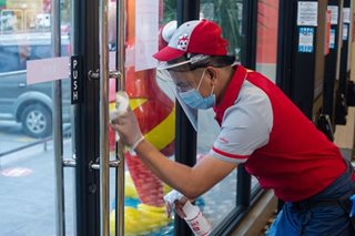 Jollibee resumes dine-in service in some areas, to require face masks for clients