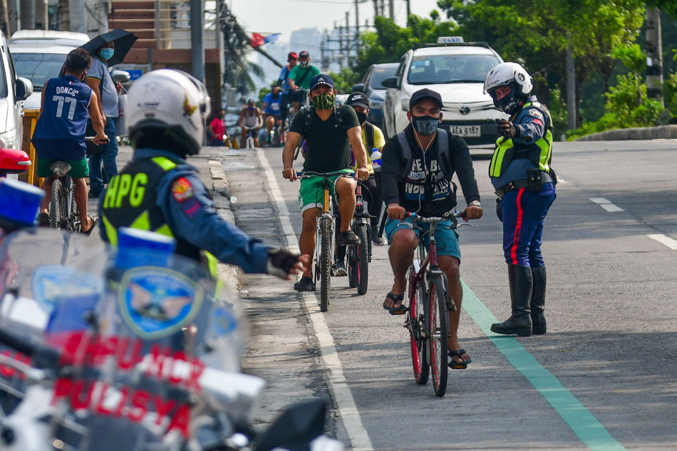 &#39;Not enough space&#39;: Villar questions Cayetano&#39;s bike lane bill 1