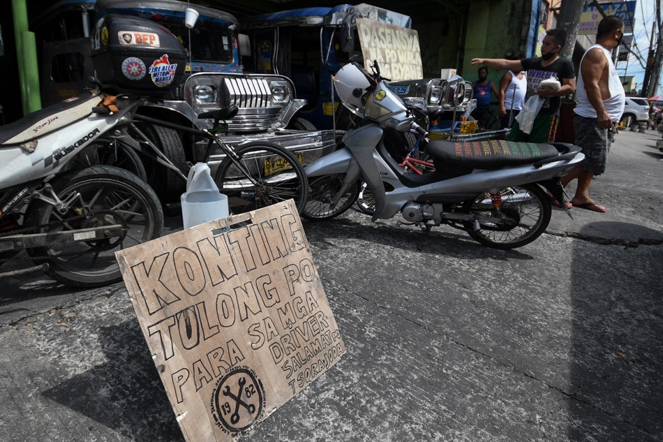 Virus puts jeepney drivers&#39; futures in flux 4