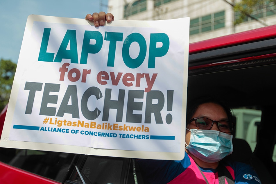 Teachers&#39; groups reject computer loan for distance learning 1