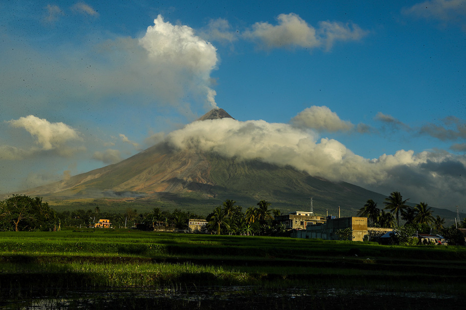 Mayon Volcano in initial stages of eruption: Phivolcs