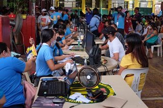 SWS: 72 percent of Filipinos said their families received aid from gov't